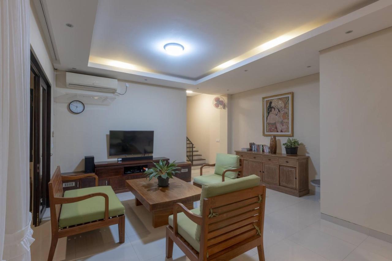 Villa Mayasari 6 Bed Rooms นูซาดูอา ภายนอก รูปภาพ