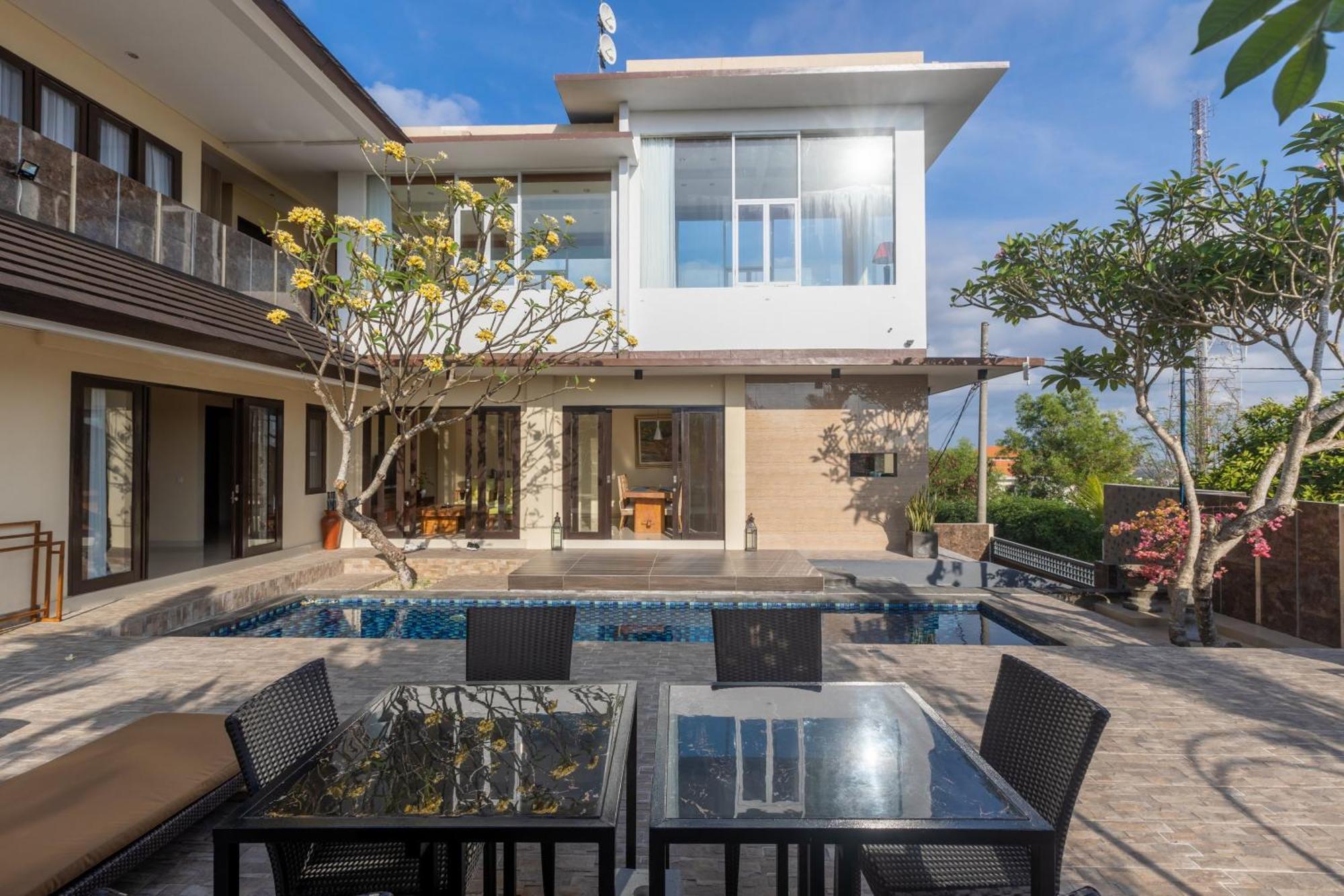 Villa Mayasari 6 Bed Rooms นูซาดูอา ภายนอก รูปภาพ